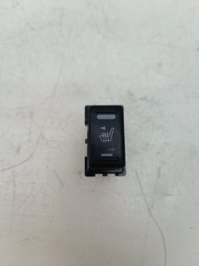 Кнопка подогрева сиденья Nissan Note E11