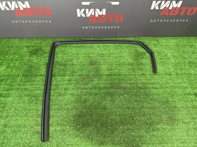 Уплотнитель стекла направляющий Hyundai i30 2013