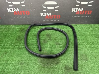 Уплотнитель проема двери Ford Kuga 2013 SUV