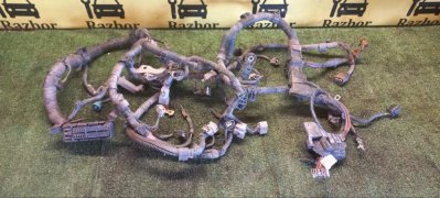 Подкапотная проводка Toyota Corolla 2011 E 151