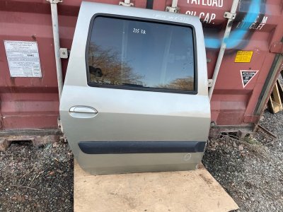 Дверь Lada Largus 2013