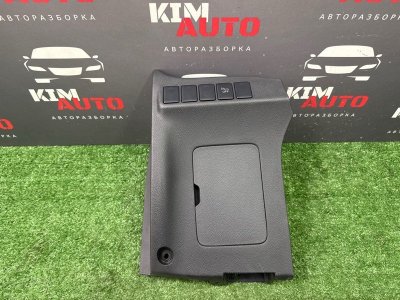 Накладка торпедо нижняя левая Mitsubishi Outlander 3