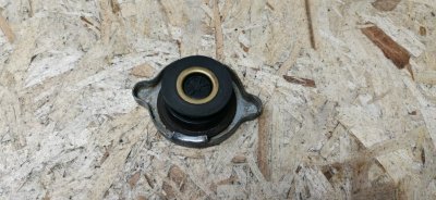 Крышка бачка расширительного Mercedes W124 1989 E260