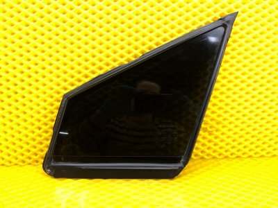 Стекло боковое левое (форточка) Subaru Levorg