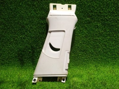 Обшивка стойки AUDI A8 2011 D4