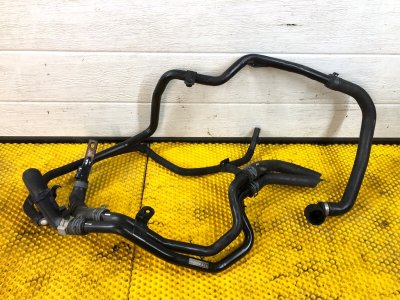 Патрубок системы охлаждения Audi Q7 2014 4LB