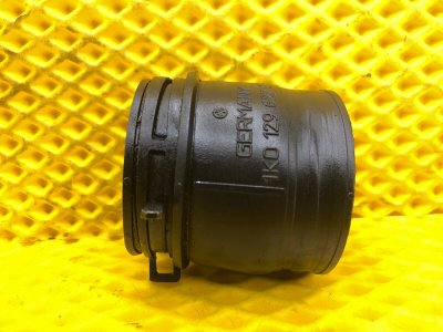 Патрубок турбины Volkswagen Tiguan 2013 5N1