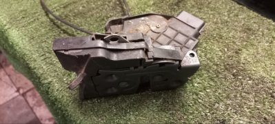 Замок двери Mazda 3 BK