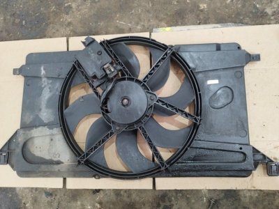 Диффузор радиатора Ford FOCUS 2