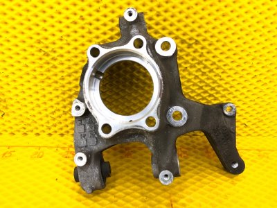 Кулак поворотный Volkswagen Tiguan 2013 5N1