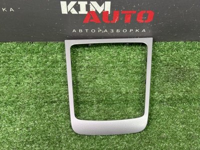 Накладка кулисы КПП Skoda Octavia A5
