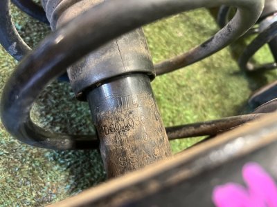 Стойки передние Renault symbol 2004 седан