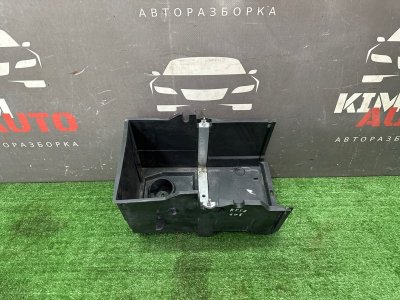 Площадка под АКБ Ford Kuga 2013 SUV