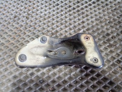 Кронштейн крыла Skoda YETI 2011 5L