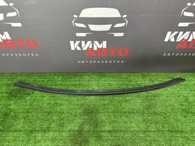 Уплотнитель капота Hyundai i30 2013