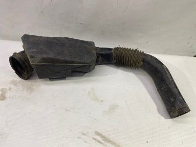 Резонатор воздушного фильтра Lada Largus 2013