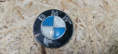 Эмблема на капот BMW 5-Series 1996 E39