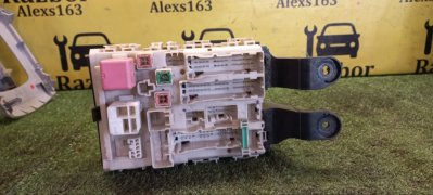 Блок предохранителей Toyota Corolla 2011 E 151