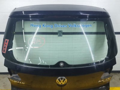 Стекло крышки багажника Volkswagen Tiguan 2013 5N1