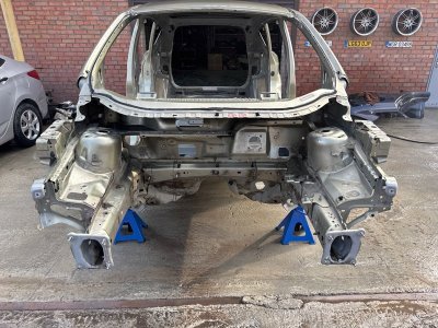 Передняя часть кузова Лонжероны Ford Kuga 2013 SUV