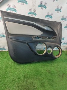 Обшивка боковой двери лада Веста 2018