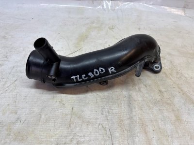 Патрубок турбины Toyota Land Cruiser 2021-2025 300