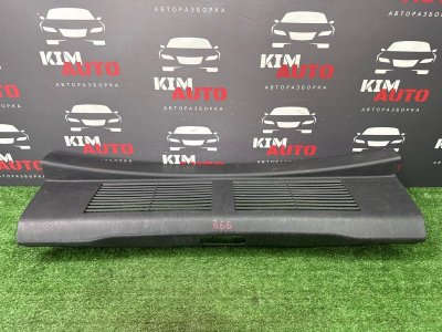Накладка замка багажника Opel Astra J