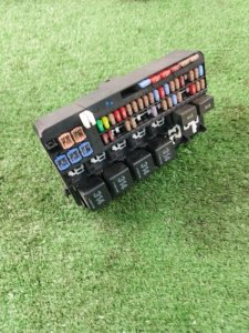 Блок предохранителей лада Веста 2018