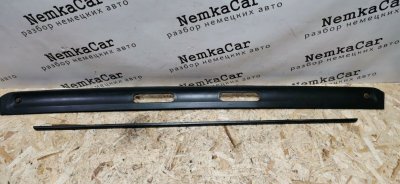 Молдинг крышки багажника Mercedes W124 1989 E260