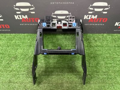 Кронштейн центральной консоли Opel Zafira B