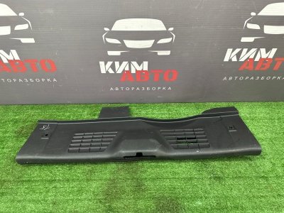 Накладка замка багажника Peugeot 307