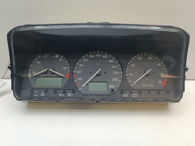 Щиток приборов Volkswagen Passat 1995 B4