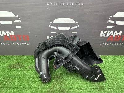 Резонатор воздушного фильтра Mazda 3