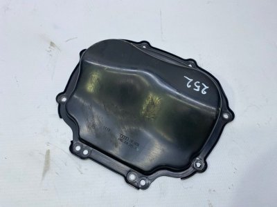 Крышка двигателя Audi A6 2012