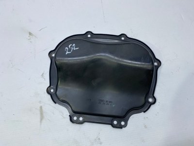 Крышка двигателя Audi A6 2012