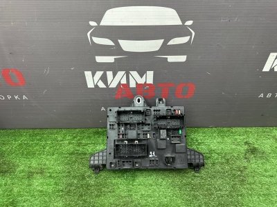 Блок предохранителей Opel Astra J