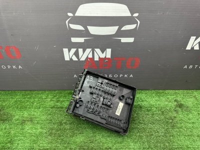 Блок предохранителей под капот Skoda Octavia A5