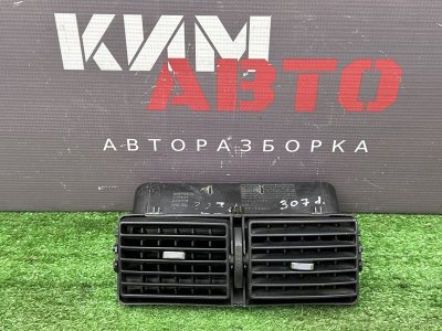 Дефлектор отопителя центральный Peugeot 307
