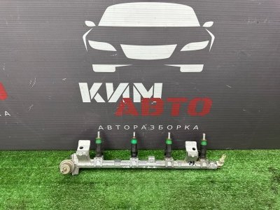 Топливная рейка с форсунками Ford Focus 2