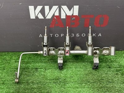 Топливная рейка с форсунками Peugeot 308