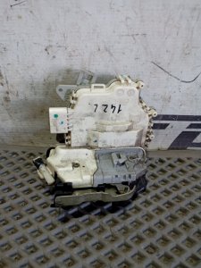 Замок двери Audi S5 2010 8T