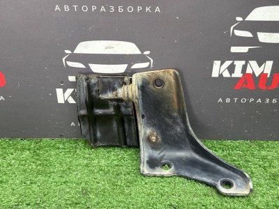 Кронштейн коллектора выпускного Kia Rio 4 2019 FB