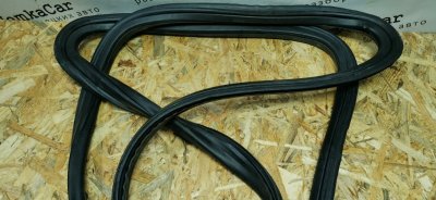 Уплотнитель заднего стекла Mercedes W123