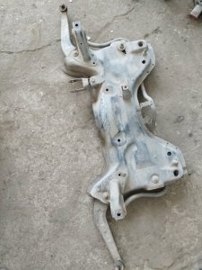 Балка подвески Peugeot 206