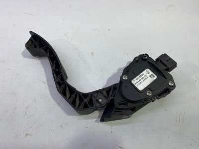 Педаль газа Renault Logan K8