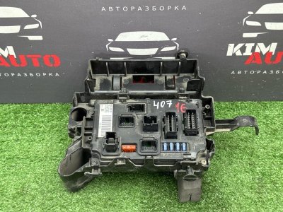 Блок предохранителей Peugeot 407