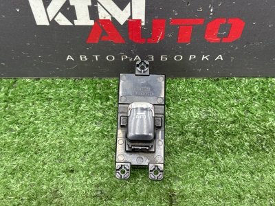 Кнопка стеклоподъемника Kia Ceed 2 2015 SW