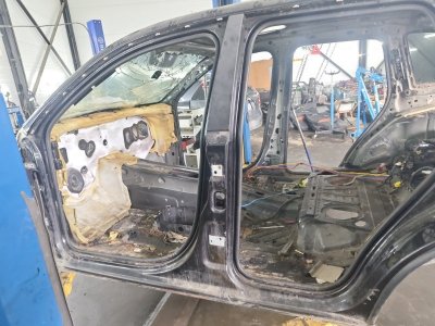 Порог левый + стойка Porsche Cayenne 2008 957