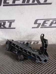 Кронштейн фар Audi S5 2010 8T