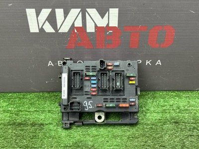 Блок предохранителей салонный Peugeot 307